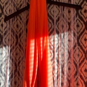 Super funky bright orange scarf 🧣